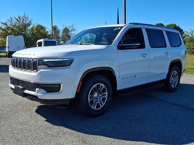 Used 2023 Jeep Wagoneer 4WD image 3