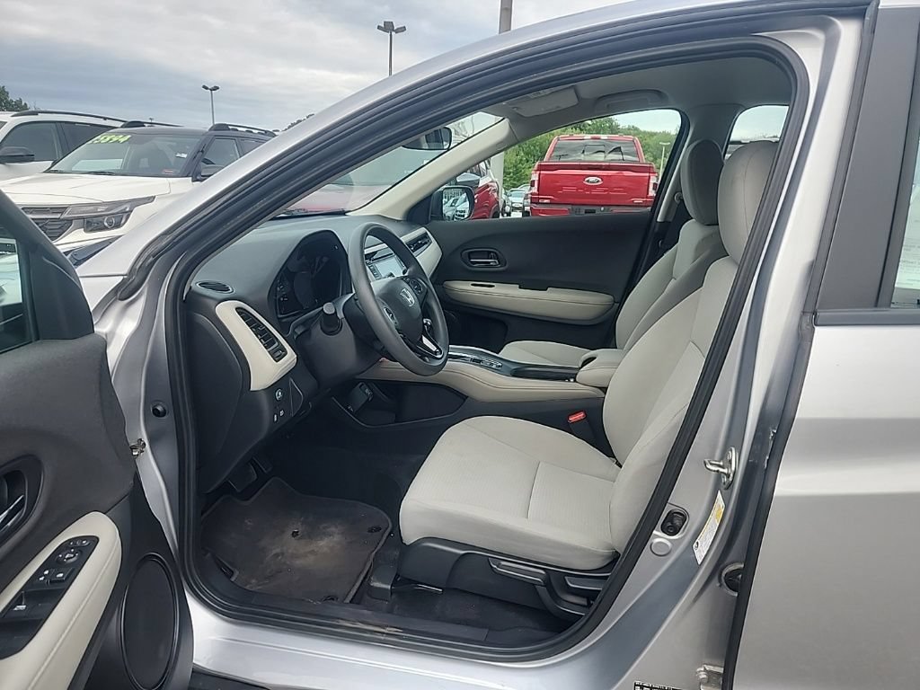 Used 2020 Honda HR-V LX image 9