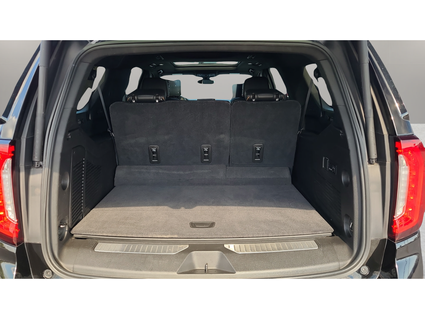 Used 2021 GMC Yukon XL AT4 w/ AT4 Premium Plus Package AWD/4WD image 28