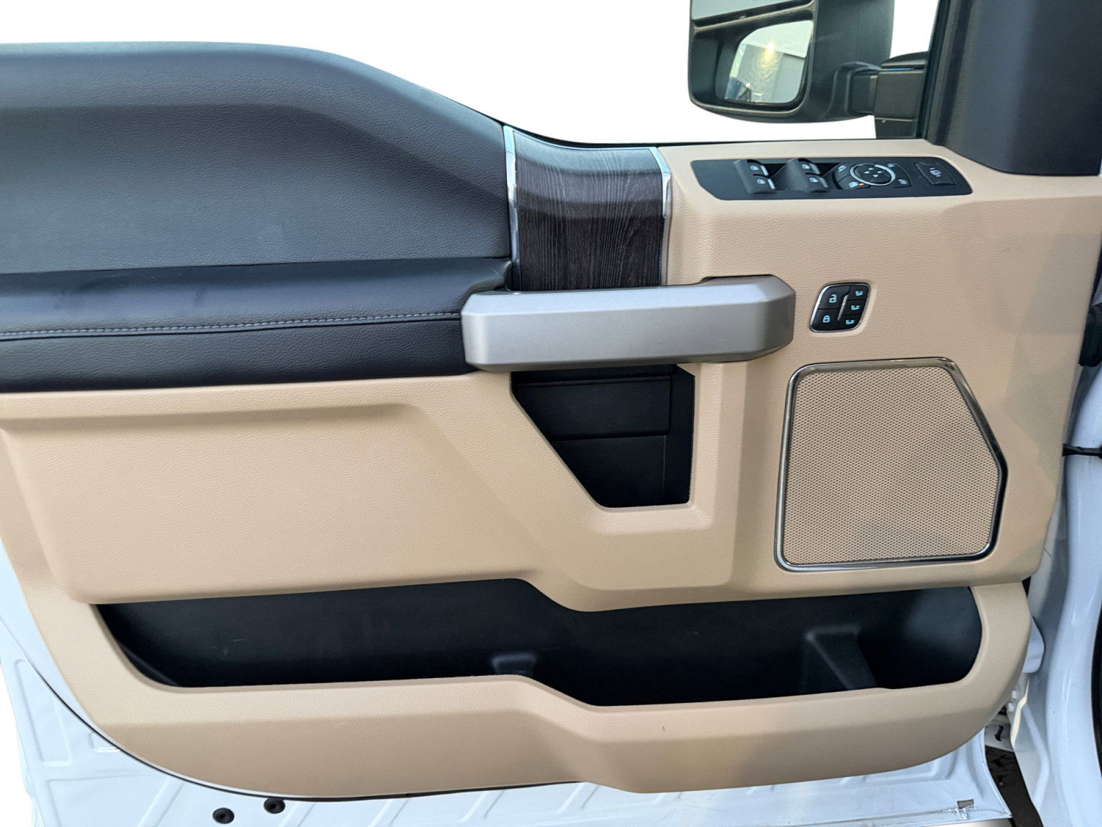 Certified 2021 Ford F350 Lariat w/ Lariat Value Package AWD/4WD image 16