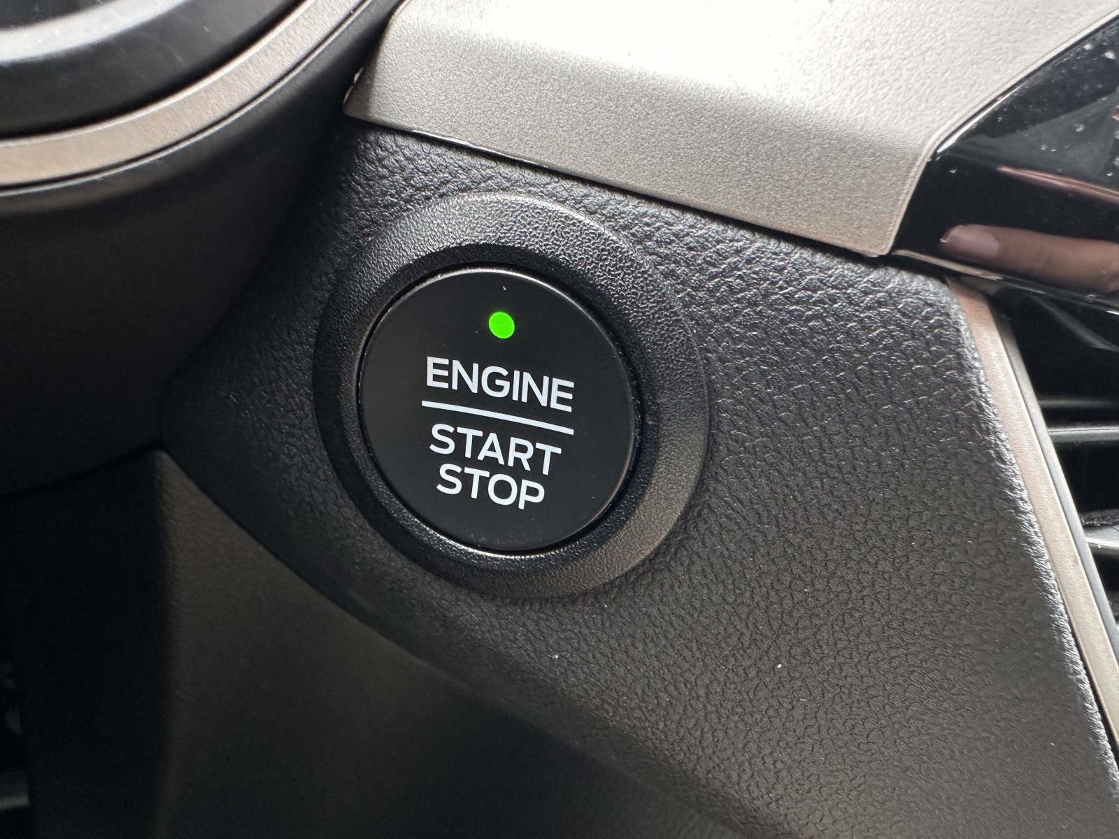 Certified 2022 Ford Escape SE w/ SE Sport Appearance Package image 21