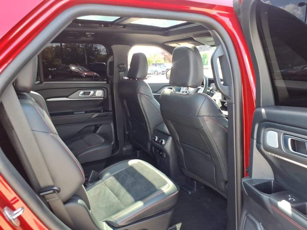 Certified 2025 Ford Explorer ST w/ Sun And Sound Package AWD/4WD image 11