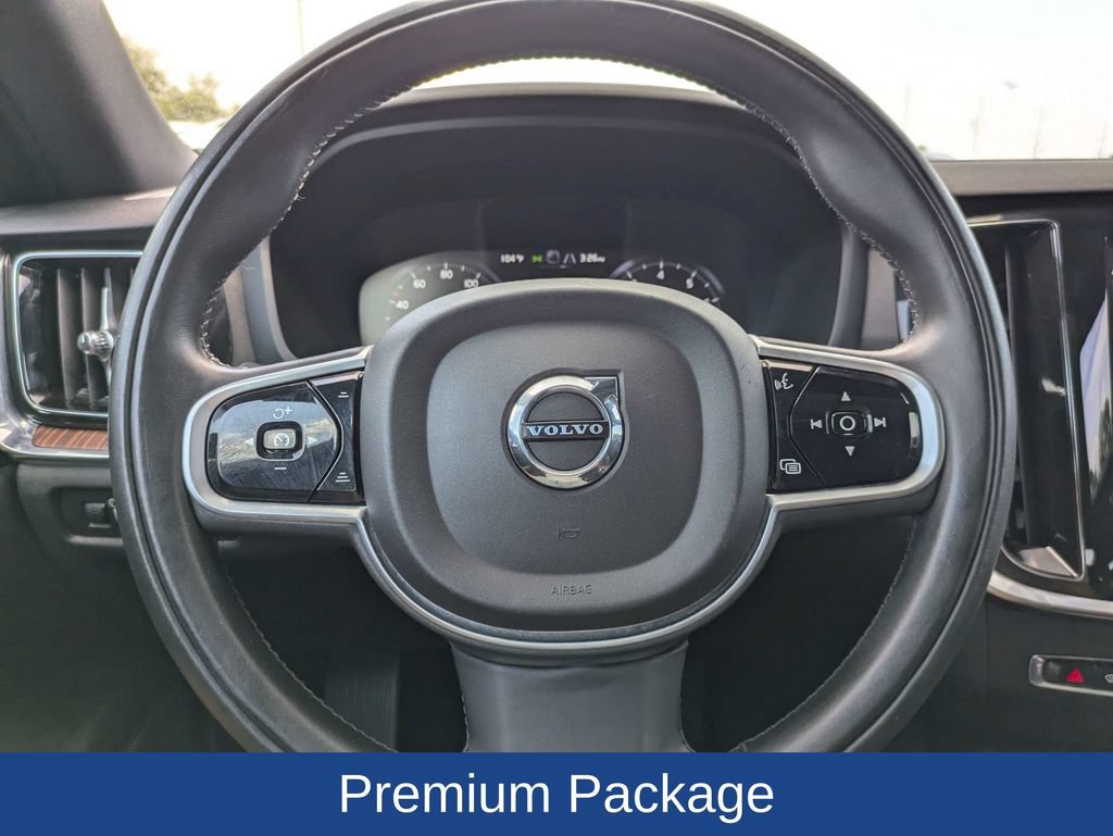 Used 2020 Volvo V60 T5 Momentum FWD image 25
