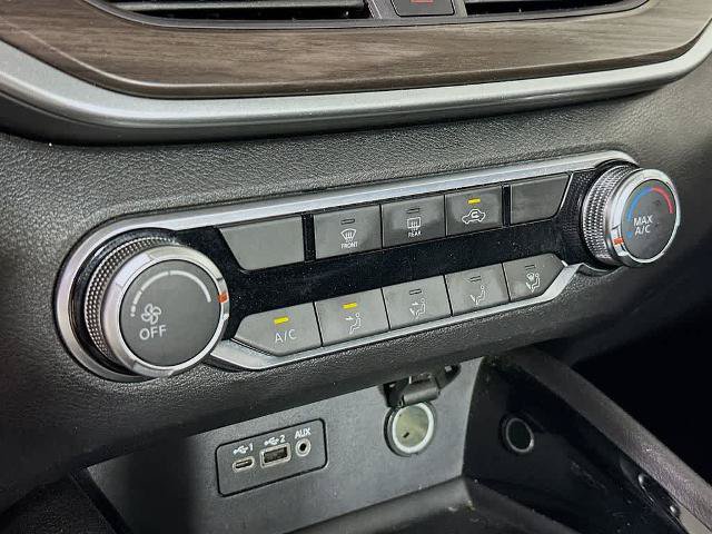 Used 2024 Nissan Altima 2.5 SV FWD image 17