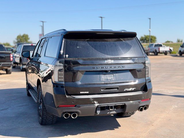 Used 2025 Chevrolet Suburban RST w/ RST Capability Package AWD/4WD image 3