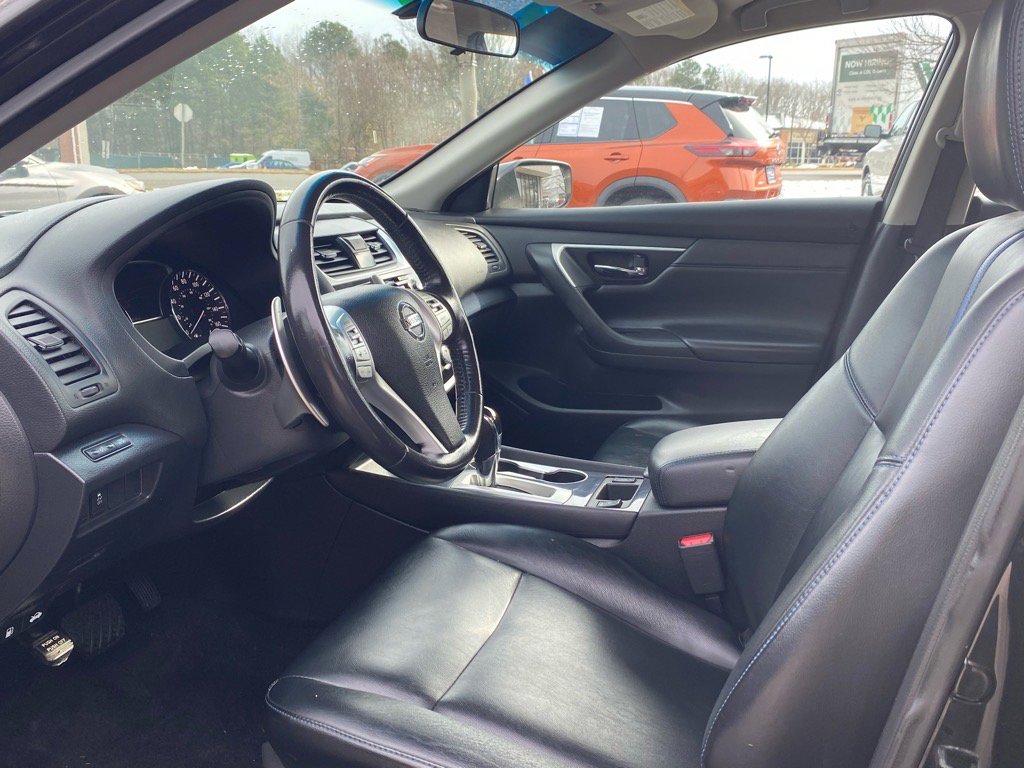 Used 2018 Nissan Altima 2.5 SR w/ SR Midnight Edition image 14