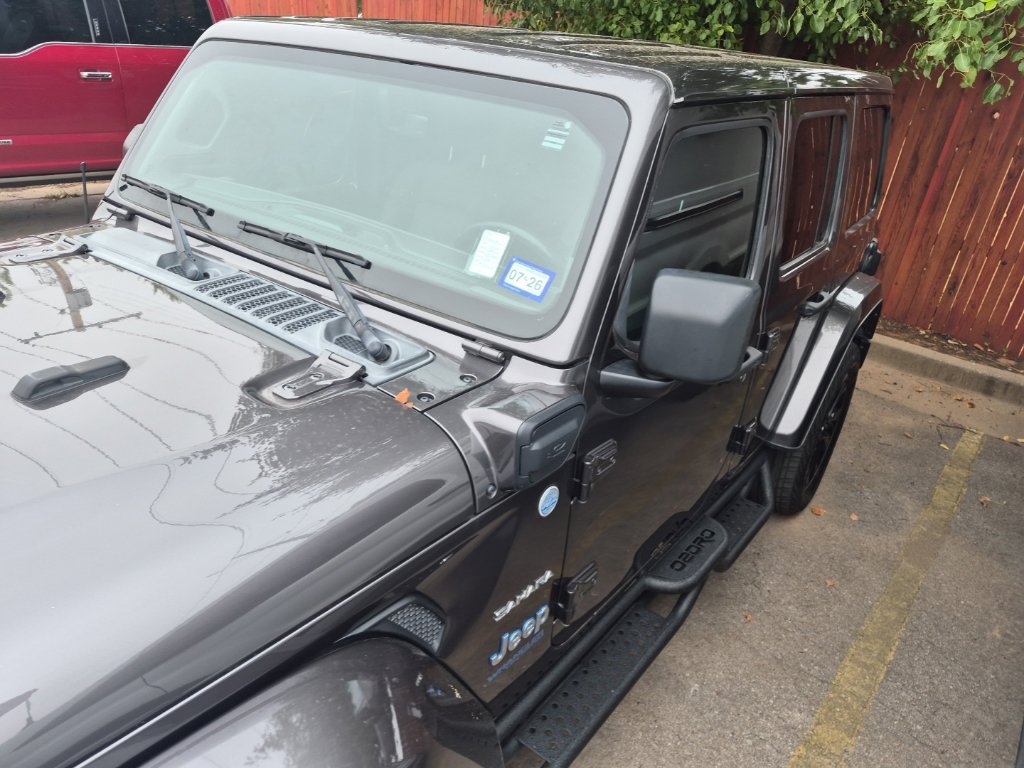 Used 2022 Jeep Wrangler Unlimited Sahara AWD/4WD image 6
