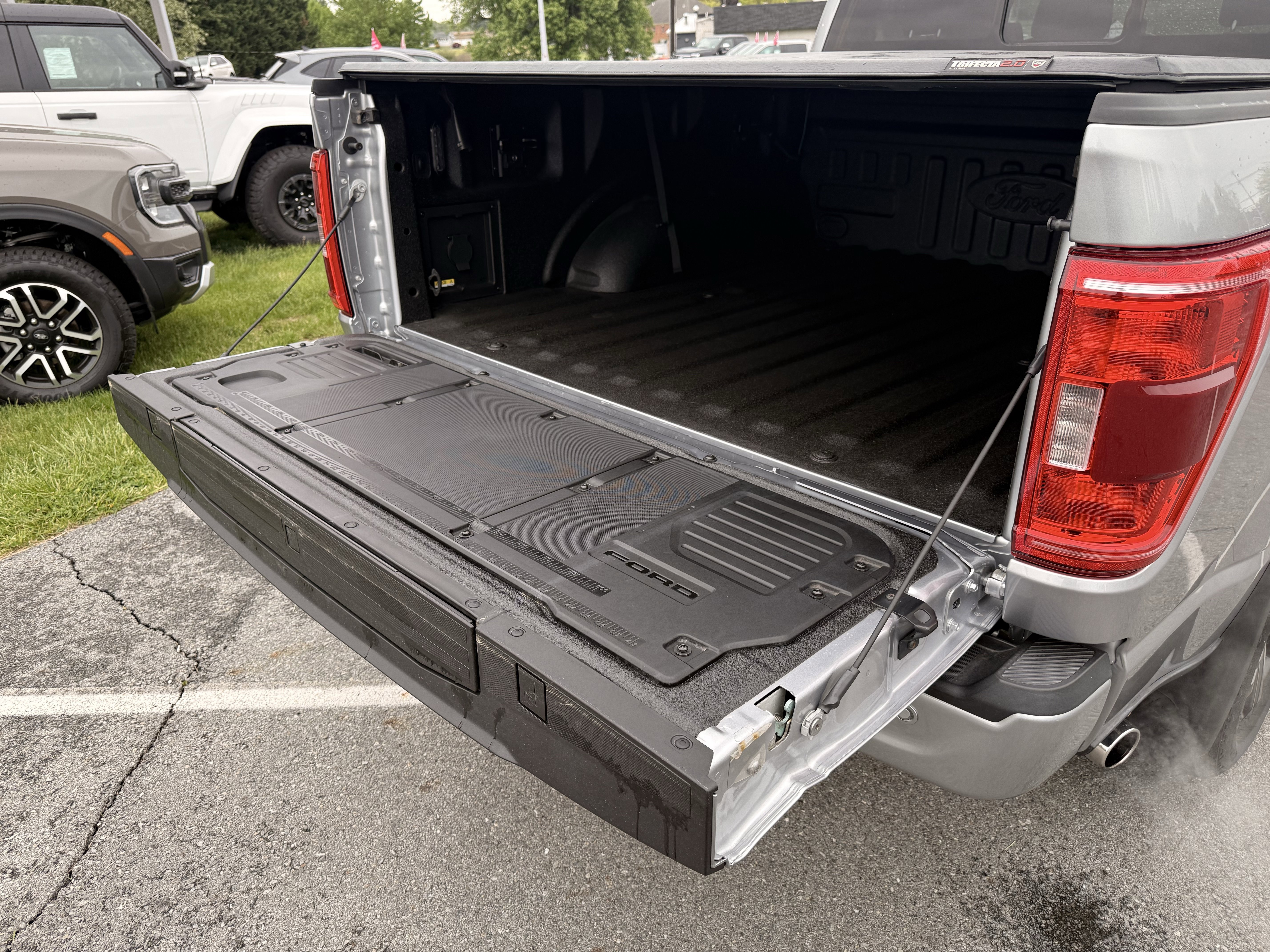 Certified 2022 Ford F150 XLT w/ Equipment Group 302A High AWD/4WD image 40