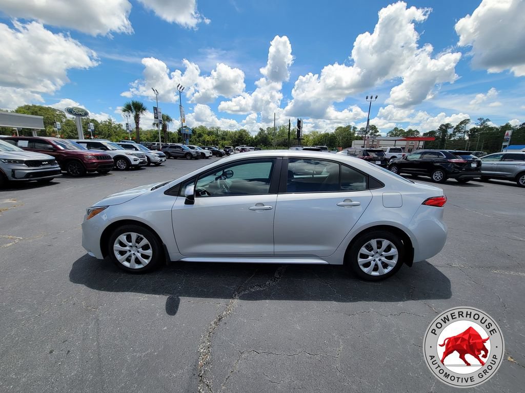 Used 2024 Toyota Corolla LE FWD image 3