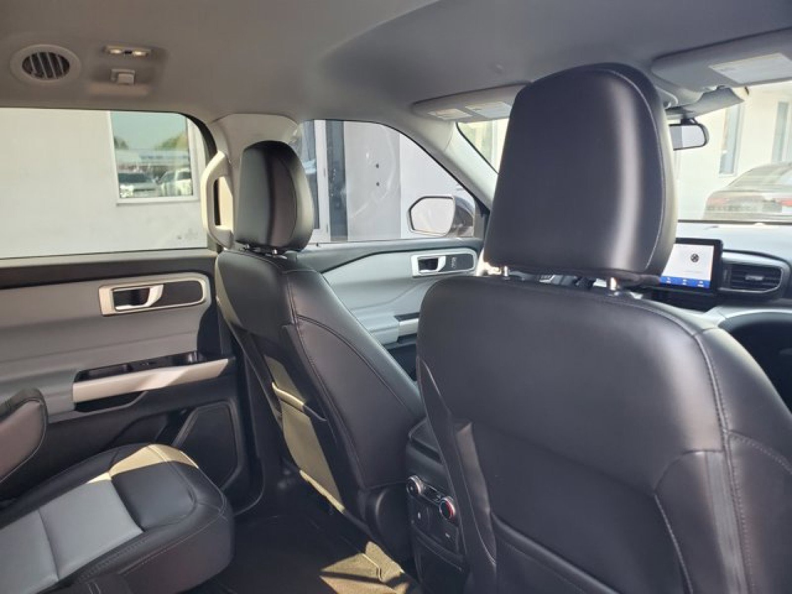 Certified 2023 Ford Explorer XLT w/ Equipment Group 202A image 31