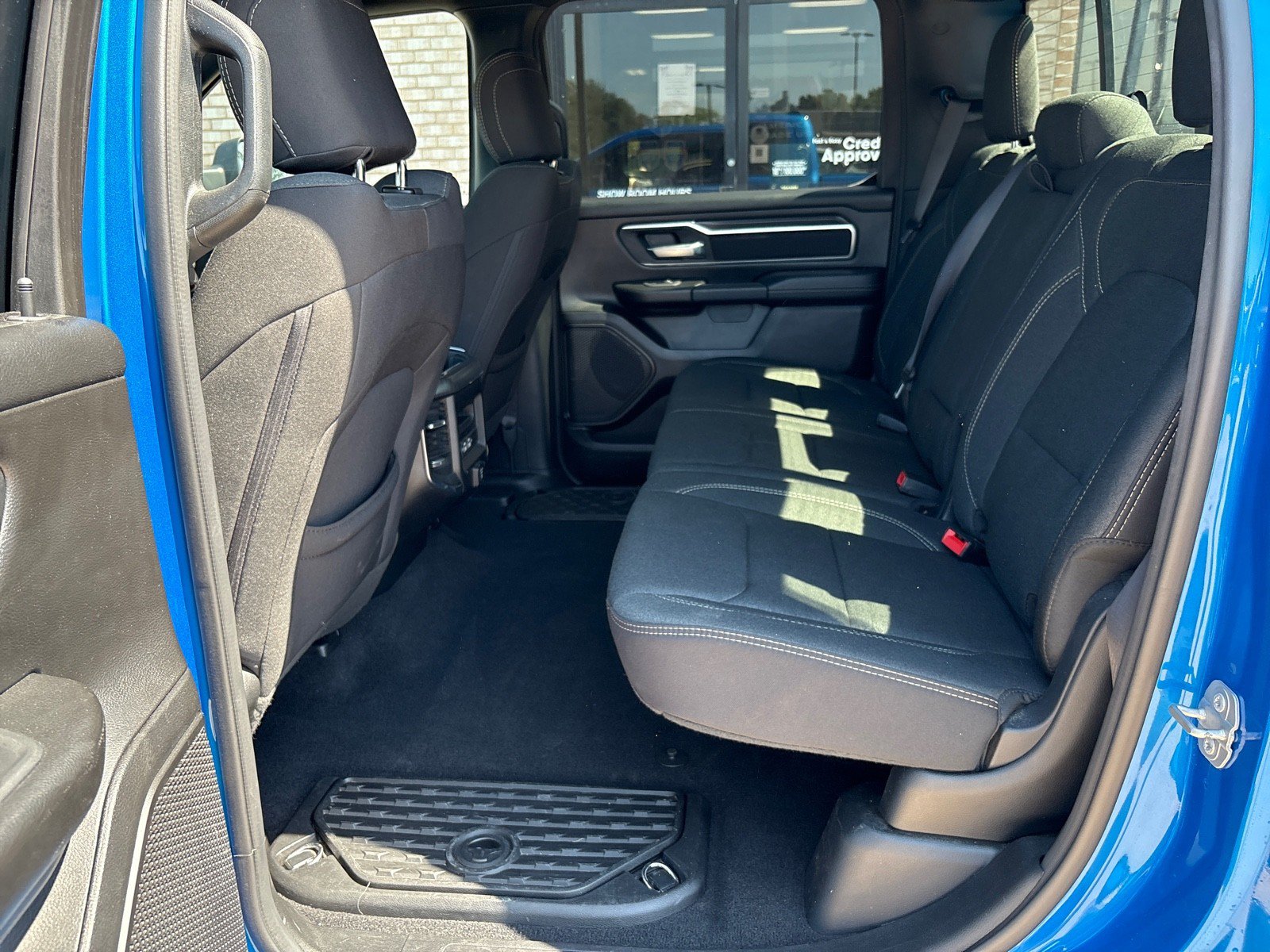 Used 2025 RAM 1500 Big Horn AWD/4WD image 4