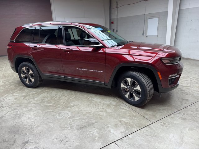 Used 2022 Jeep Grand Cherokee Limited 4xe image 7