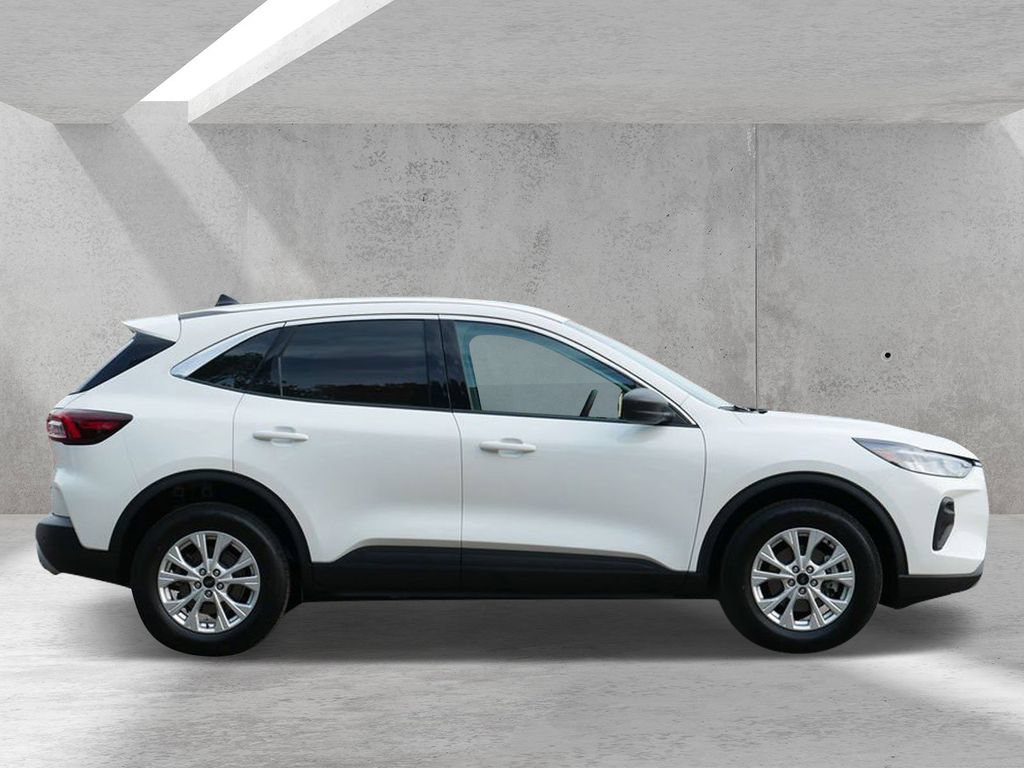 Certified 2023 Ford Escape Active w/ Tech Pack #1 AWD/4WD image 2