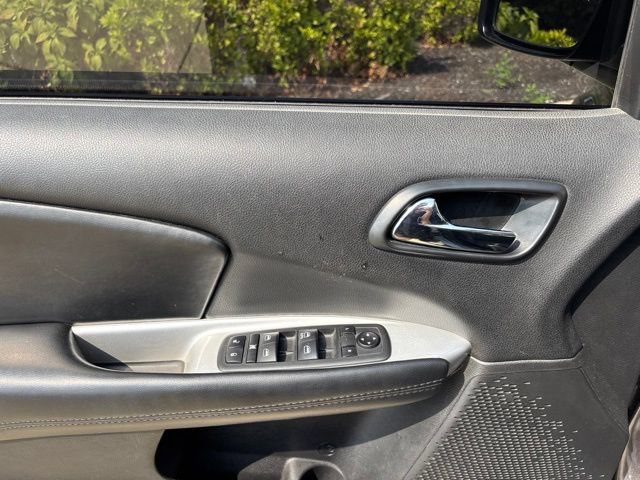 Used 2020 Dodge Journey SE w/ SE Popular Equipment Group FWD image 15