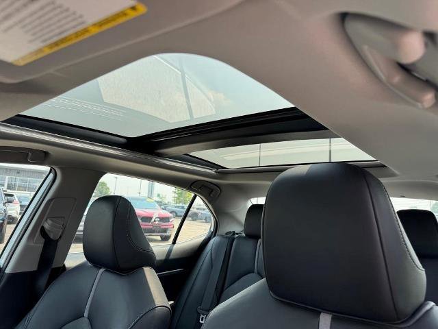 Used 2020 Toyota Camry XSE image 7