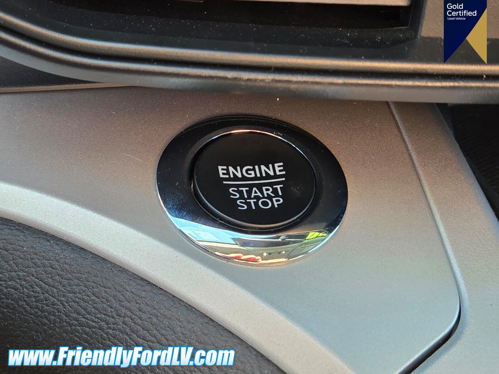 Certified 2024 Ford Explorer XLT RWD image 21