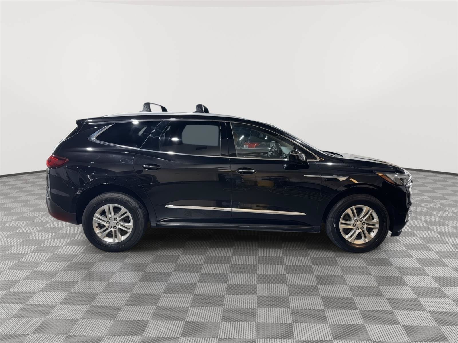 Used 2018 Buick Enclave Premium w/ LPO, Hit The Road Package AWD/4WD image 6
