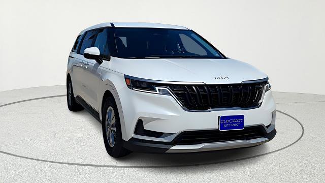 Used 2024 Kia Carnival LX image 2