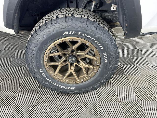 Used 2022 Toyota Tacoma TRD Off-Road AWD/4WD image 28
