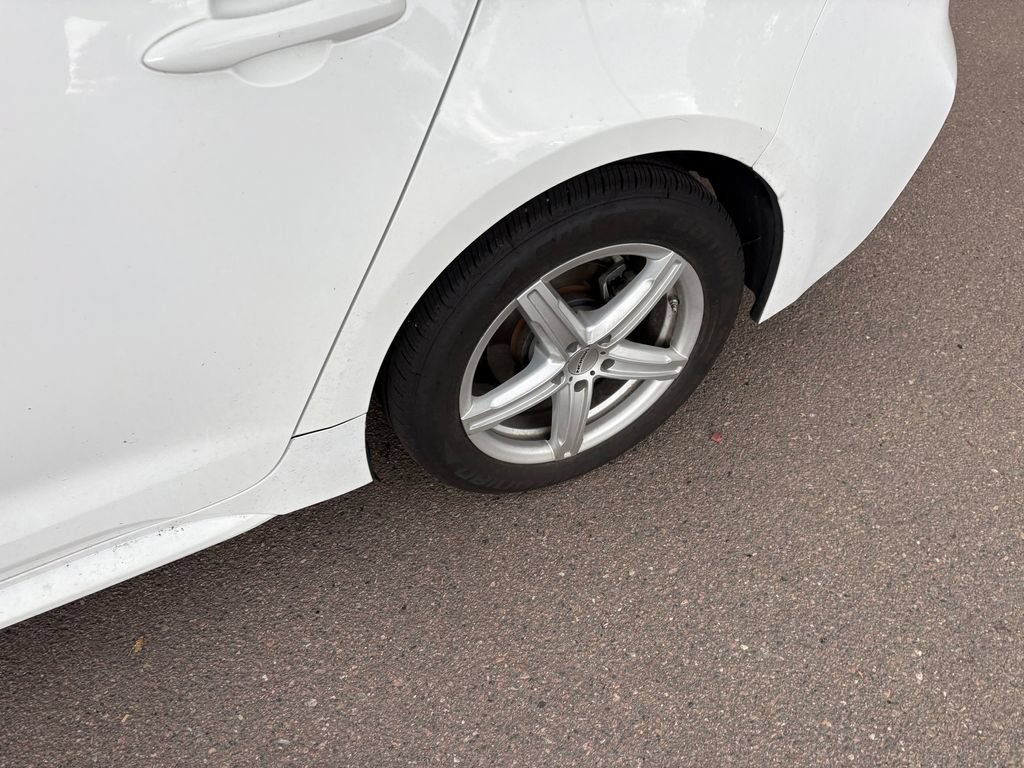 Used 2021 Toyota Corolla LE FWD image 12