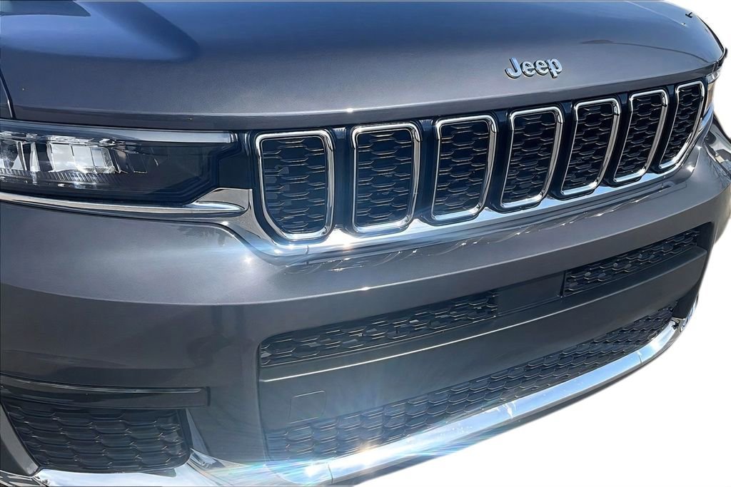 Used 2023 Jeep Grand Cherokee L Limited AWD/4WD image 27