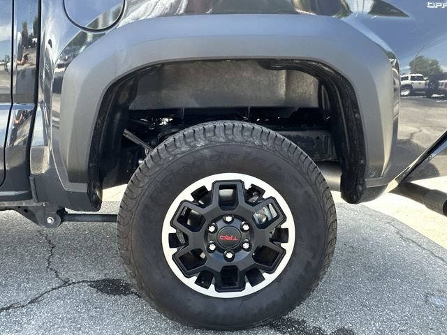 Used 2025 Toyota Tacoma TRD Off-Road AWD/4WD image 10