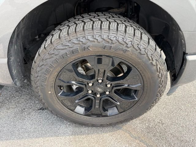 Certified 2022 Ford F150 XL w/ STX Black Appearance Package AWD/4WD image 11