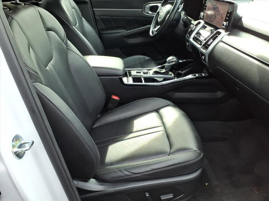 Used 2023 Kia Sorento SX image 7