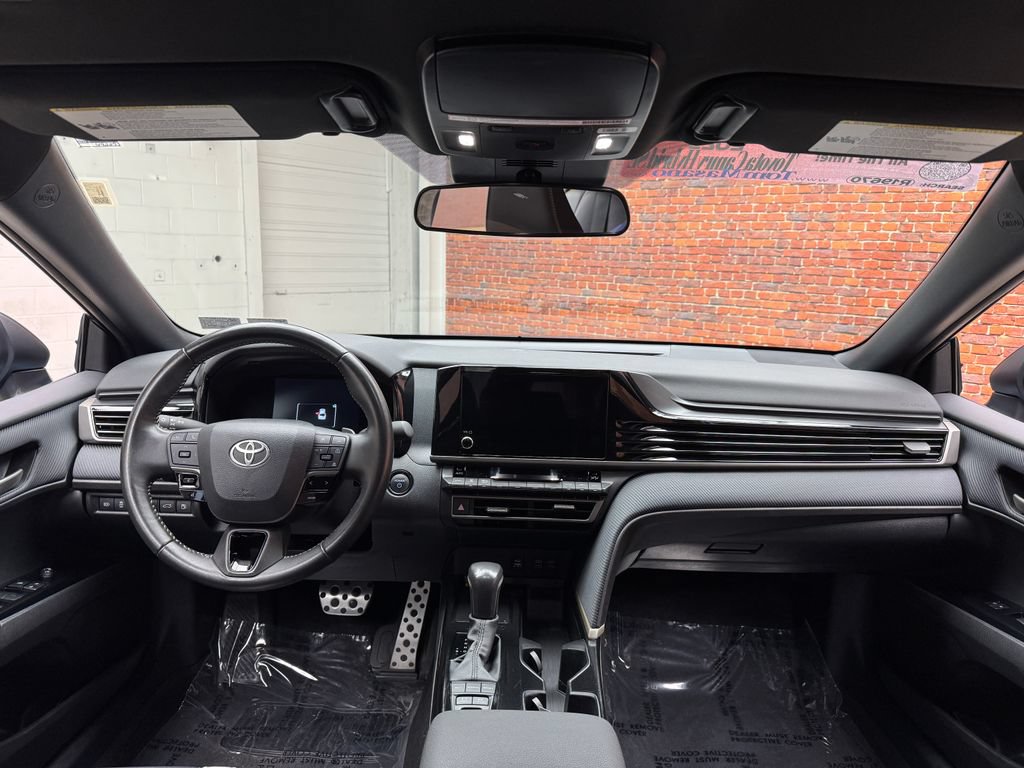 Used 2025 Toyota Camry SE FWD image 12