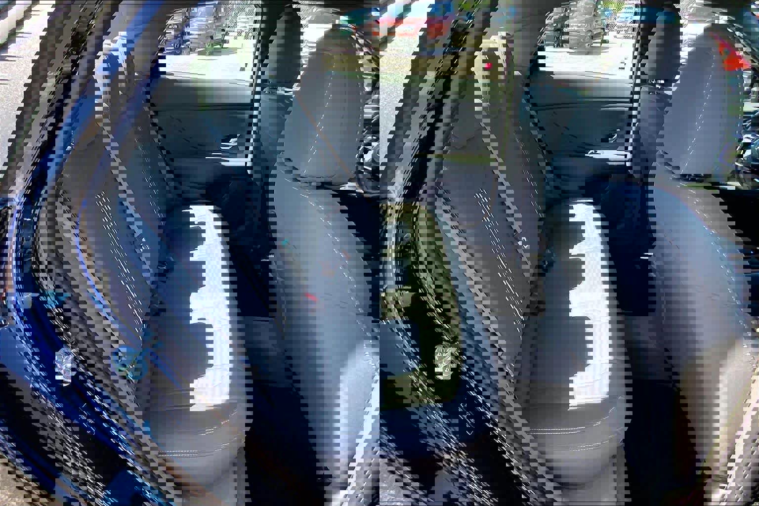 Used 2022 Hyundai Elantra SEL image 18