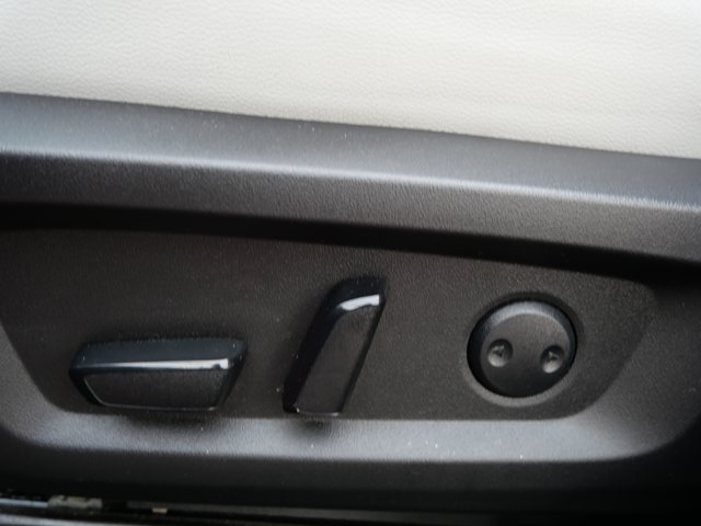 Used 2024 Mitsubishi Outlander SEL AWD/4WD image 16
