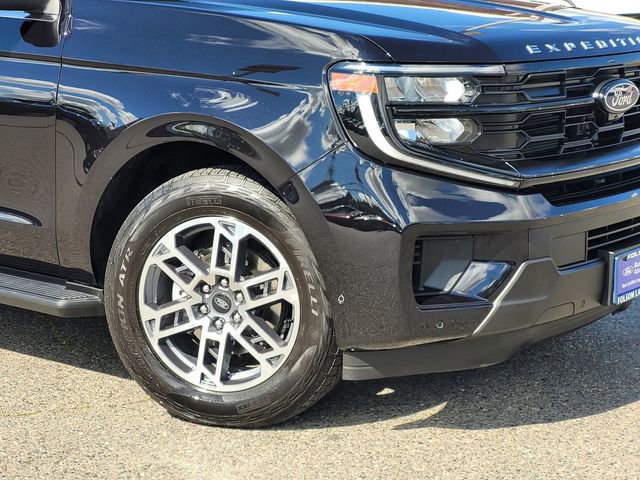 Certified 2025 Ford Expedition Active image 6