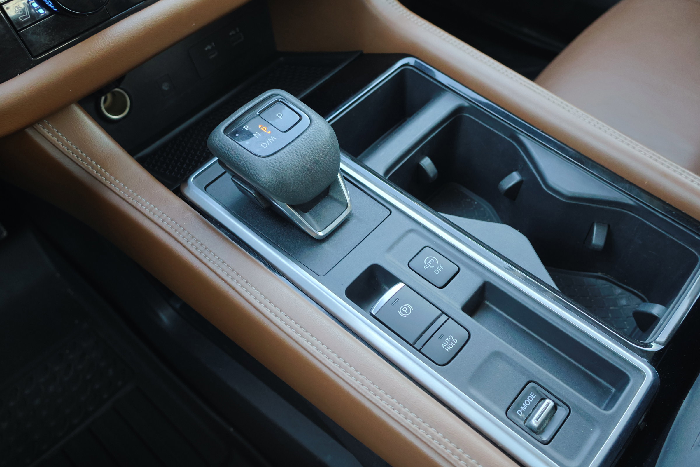 Used 2022 Nissan Pathfinder Platinum w/ Cargo Package image 26