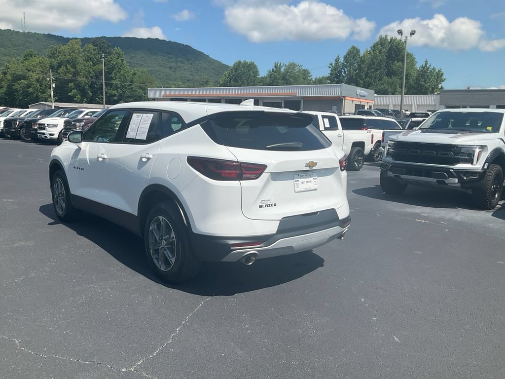 Used 2023 Chevrolet Blazer LT FWD image 7