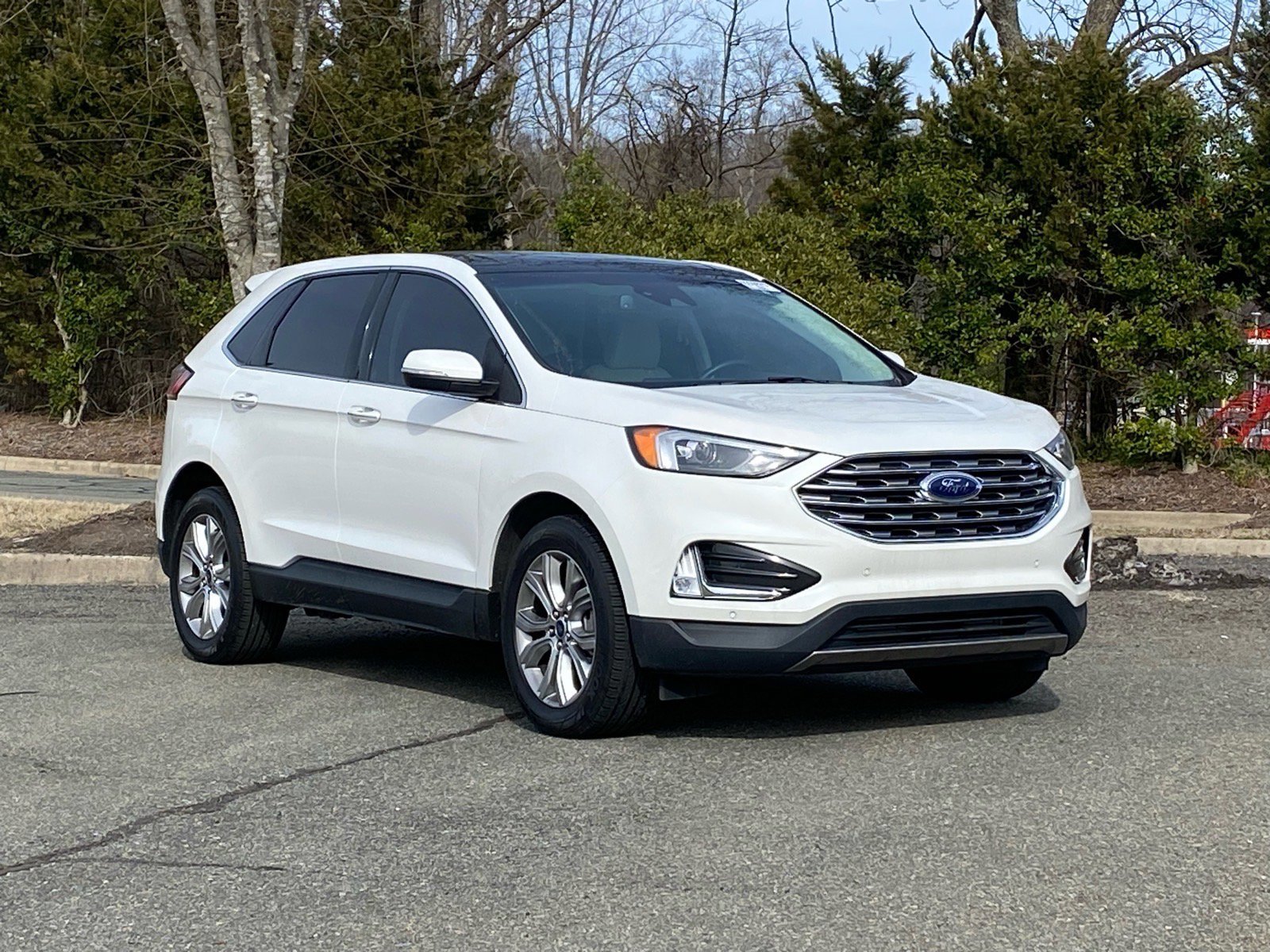 Certified 2022 Ford Edge Titanium image 2