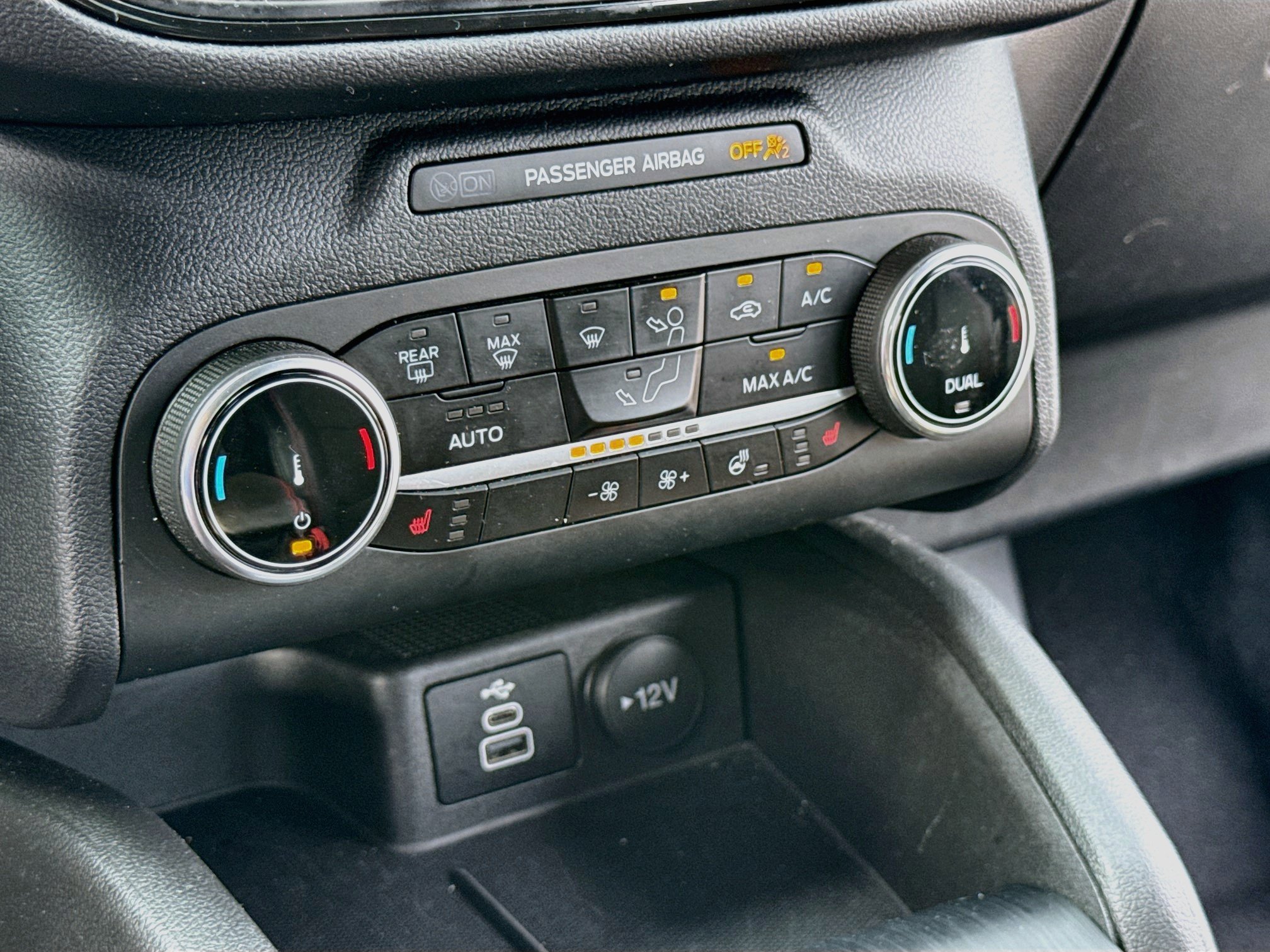 Certified 2025 Ford Escape ST-Line Select AWD/4WD image 19