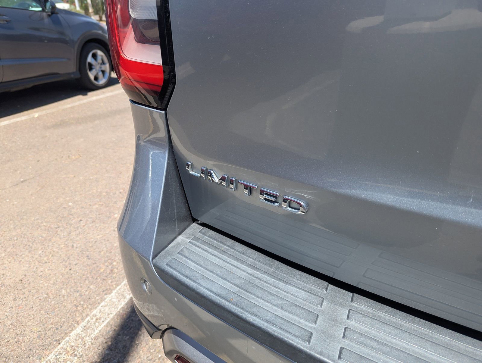 Certified 2022 Ford Expedition Limited AWD/4WD image 4