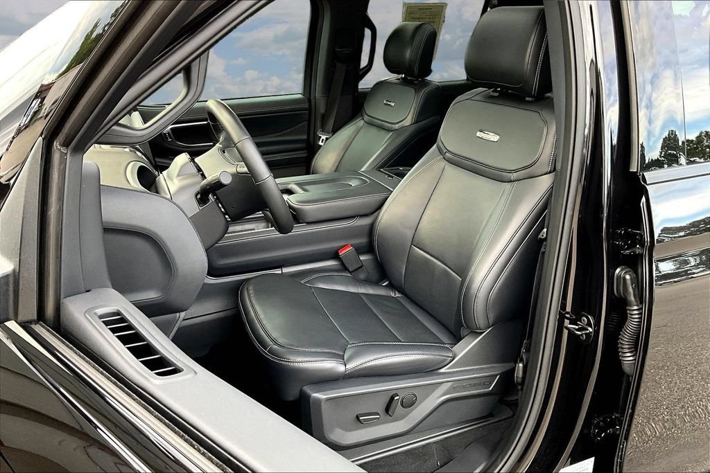 Certified 2025 Ford Expedition Max Platinum w/ Stealth Performance Package AWD/4WD image 23