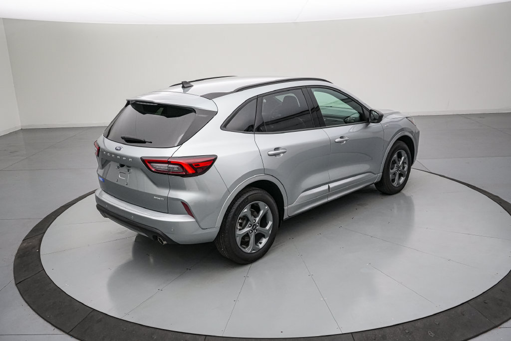Certified 2024 Ford Escape ST-Line w/ Tech Pack #1 AWD/4WD image 4