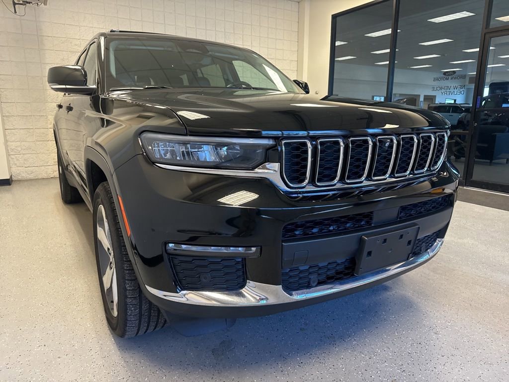 Used 2021 Jeep Grand Cherokee L Limited w/ Luxury Tech Group II image 2