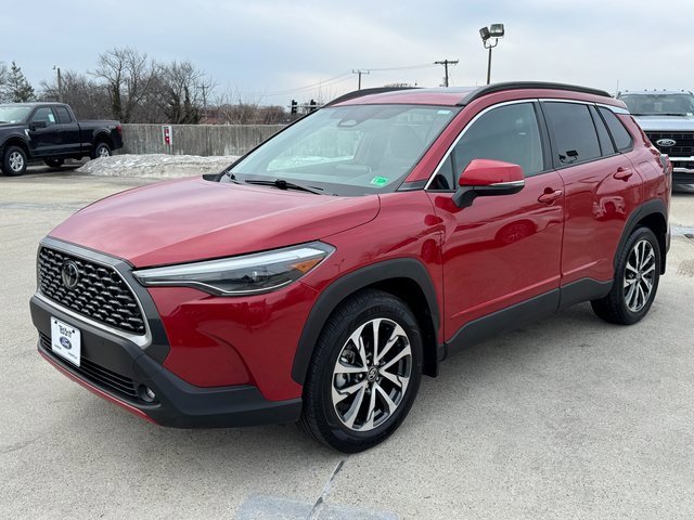 Used 2023 Toyota Corolla Cross XLE w/ Convenience Package image 12