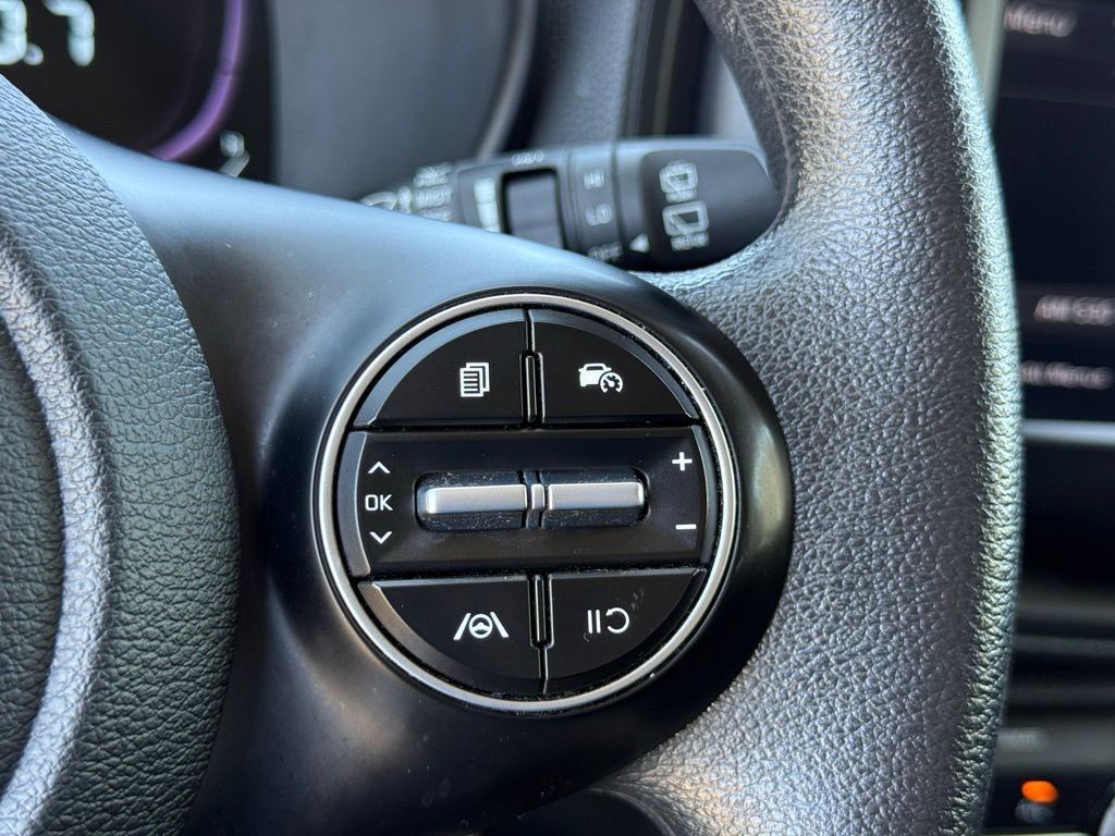 Used 2023 Kia Soul LX w/ LX Technology Package FWD image 13