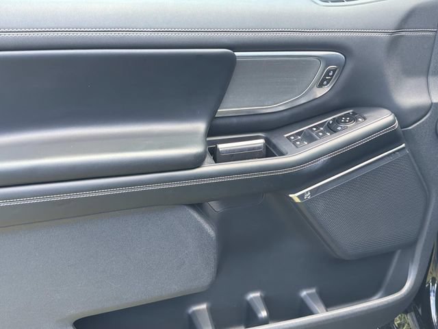Certified 2025 Ford Expedition Platinum AWD/4WD image 16