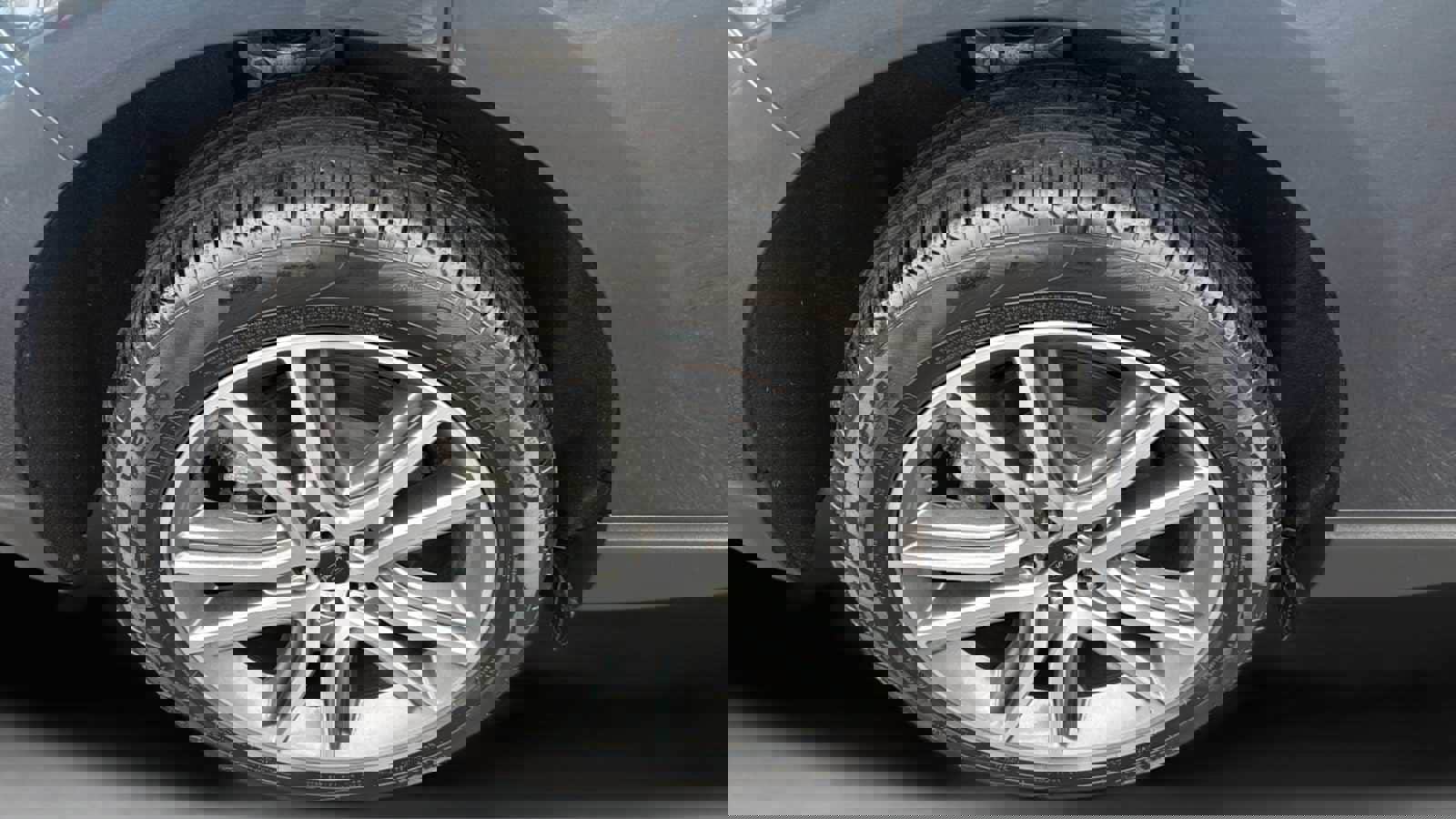 Certified 2024 Ford Edge Titanium image 39