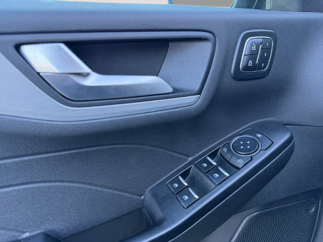 Certified 2025 Ford Escape Platinum AWD/4WD image 10
