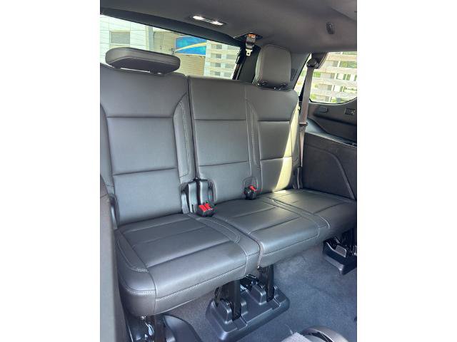 Used 2022 Chevrolet Tahoe Z71 w/ Luxury Package AWD/4WD image 10