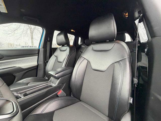 Used 2024 Jeep Compass Latitude image 11