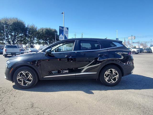 Used 2024 Kia Sportage LX image 2