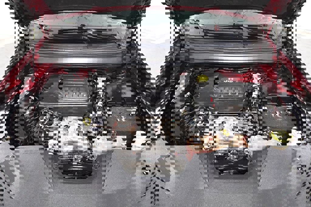 Used 2019 Jeep Cherokee Latitude Plus w/ Cold Weather Group image 31