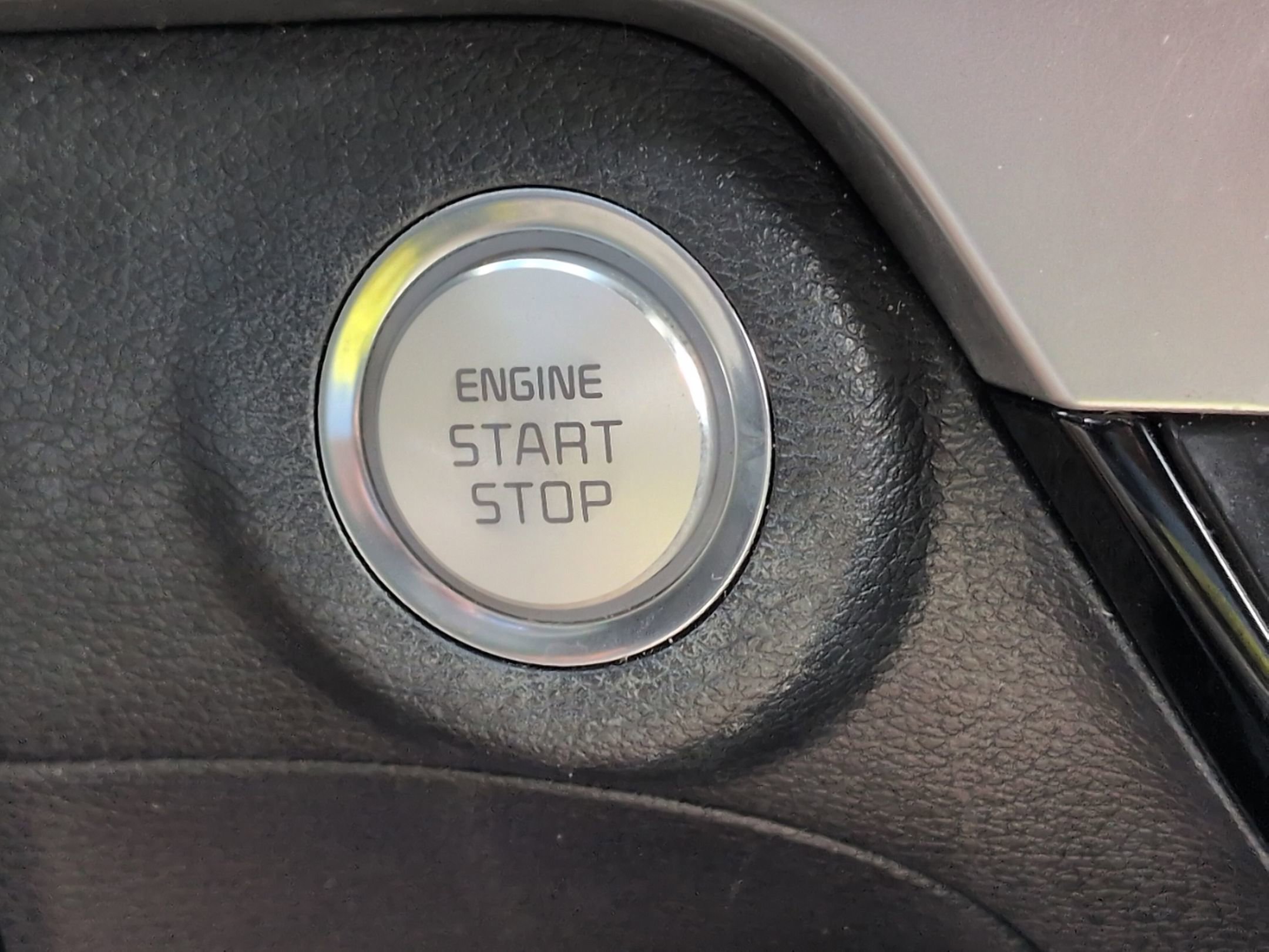 Used 2024 Kia Telluride EX w/ EX Captain's Chair Package FWD image 27